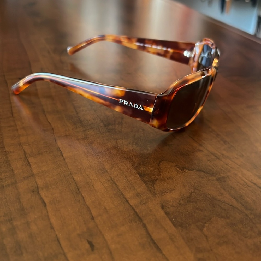 Prada sun glasses